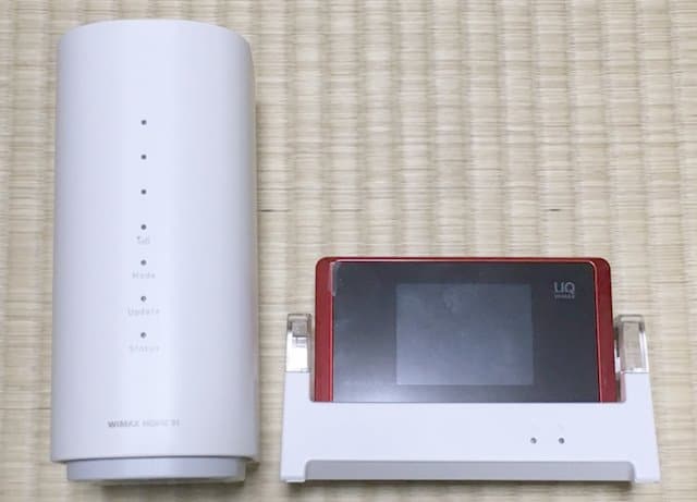 WiMAX HOME 01実物とWX05正面デザイン比較