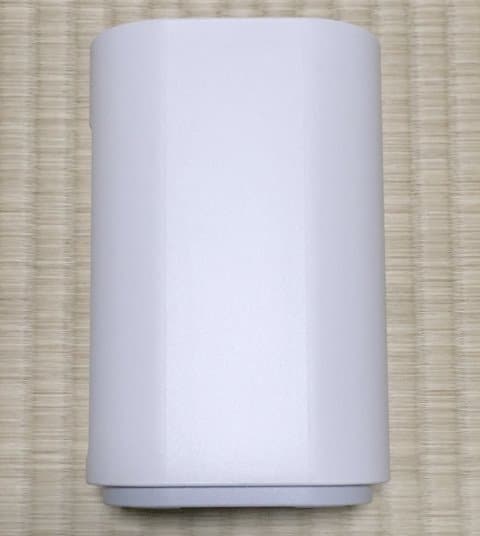 WiMAX HOME 01実物の側面デザイン