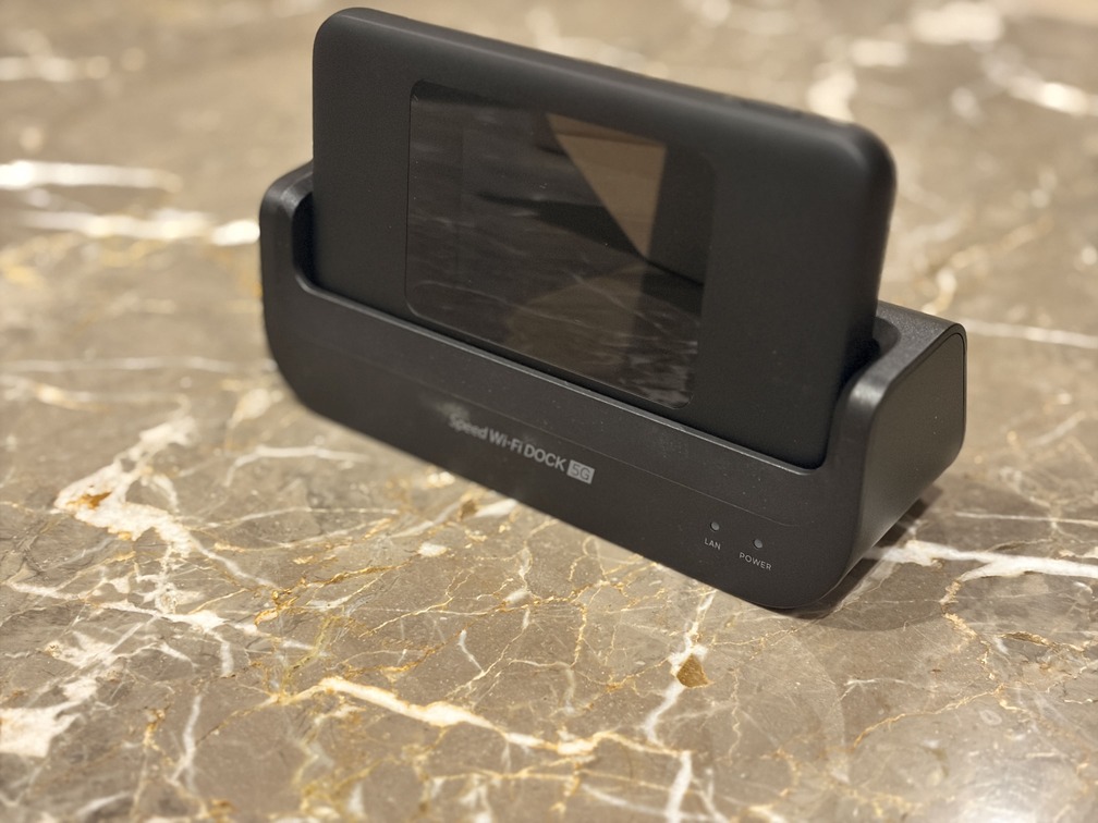 WiMAX本体（Speed Wi-Fi DOCK 5G 01）